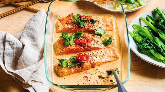Oven-Baked Salmon Laksa with Fresh Greens and Vermicelli